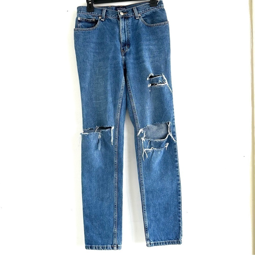 Ann Taylor Women’s Boyfriend With Rips Jeans Size 6